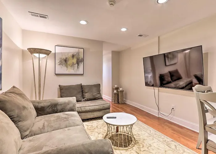 Central Philadelphia Retreat With City Views!